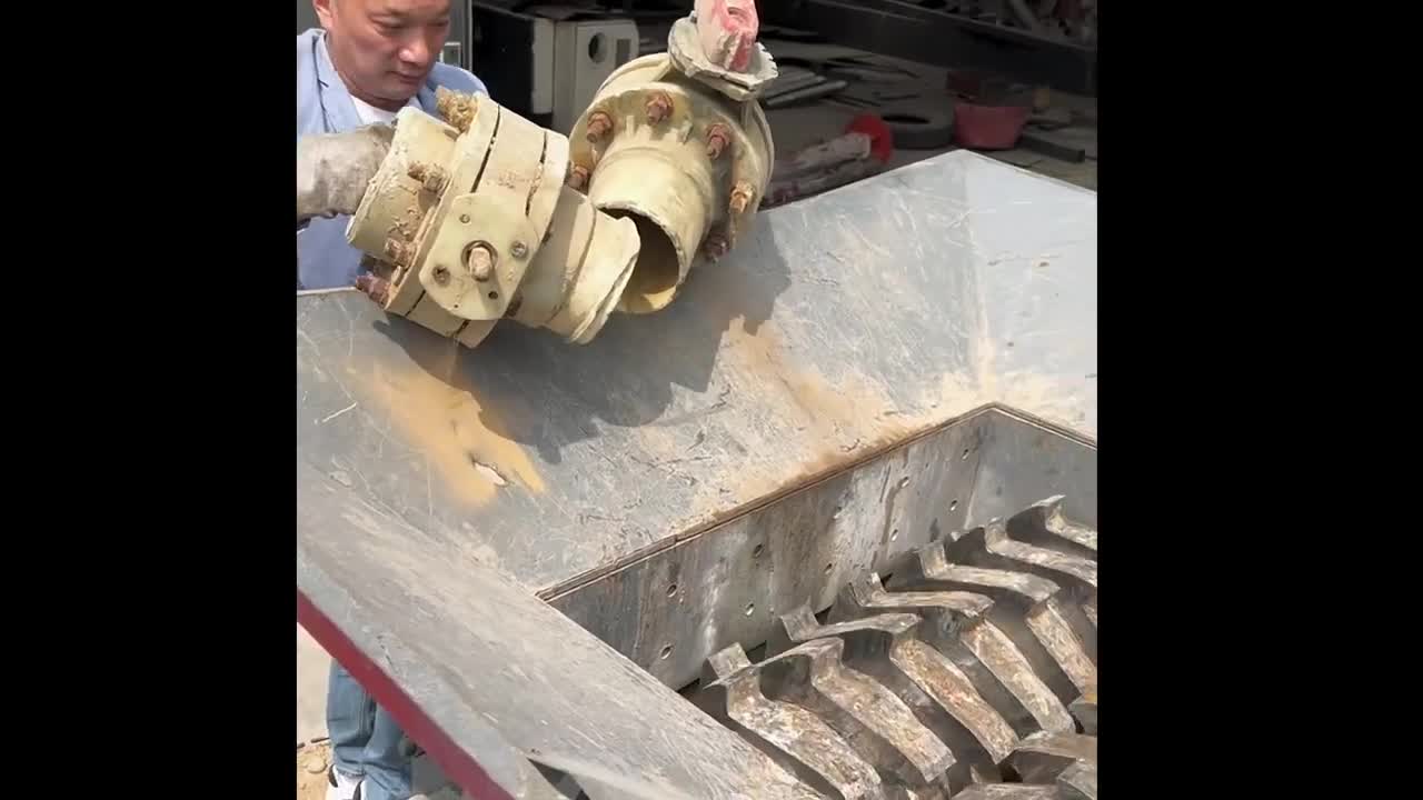 Crusher vs Steel Motor