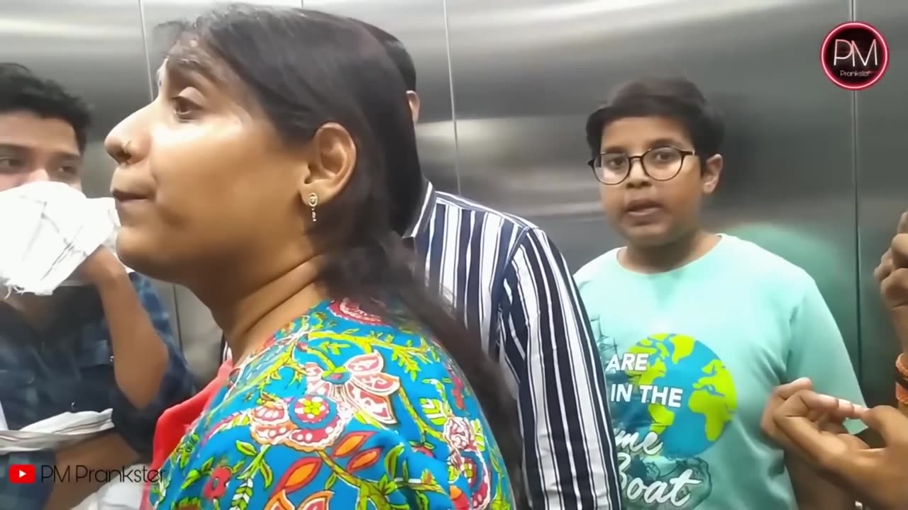 ये नहीं देखा तो क्या देखा 🤣😂।।Lift Prank