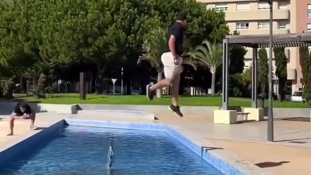 Such a beautiful 360 jump 😍