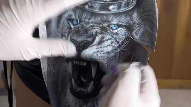 Tatuador sin costo alguno en el mundo