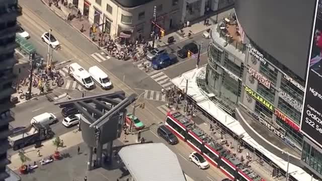 MAJOR POWER OUTAGE HITS DOWNTOWN TORONTO