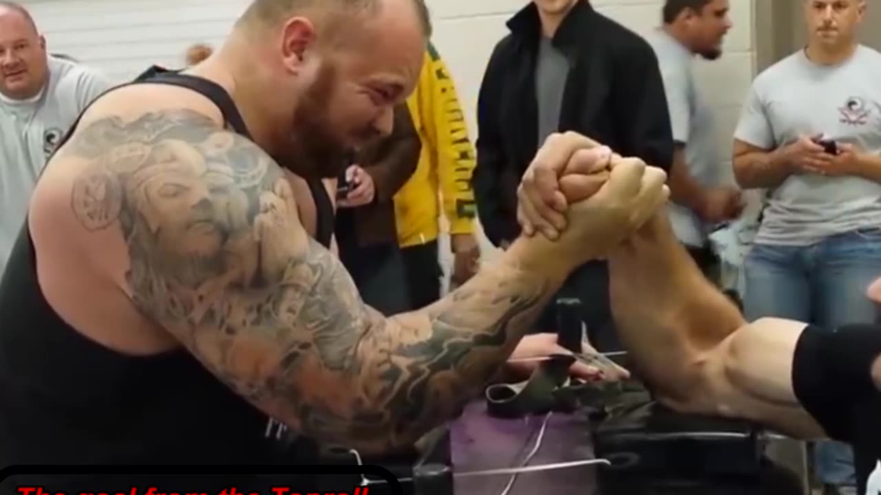 Devon Larratt toying with Thor Bjornsson