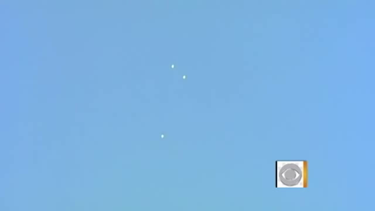 Mass UFO Sighting In New York City - October 13, 2010