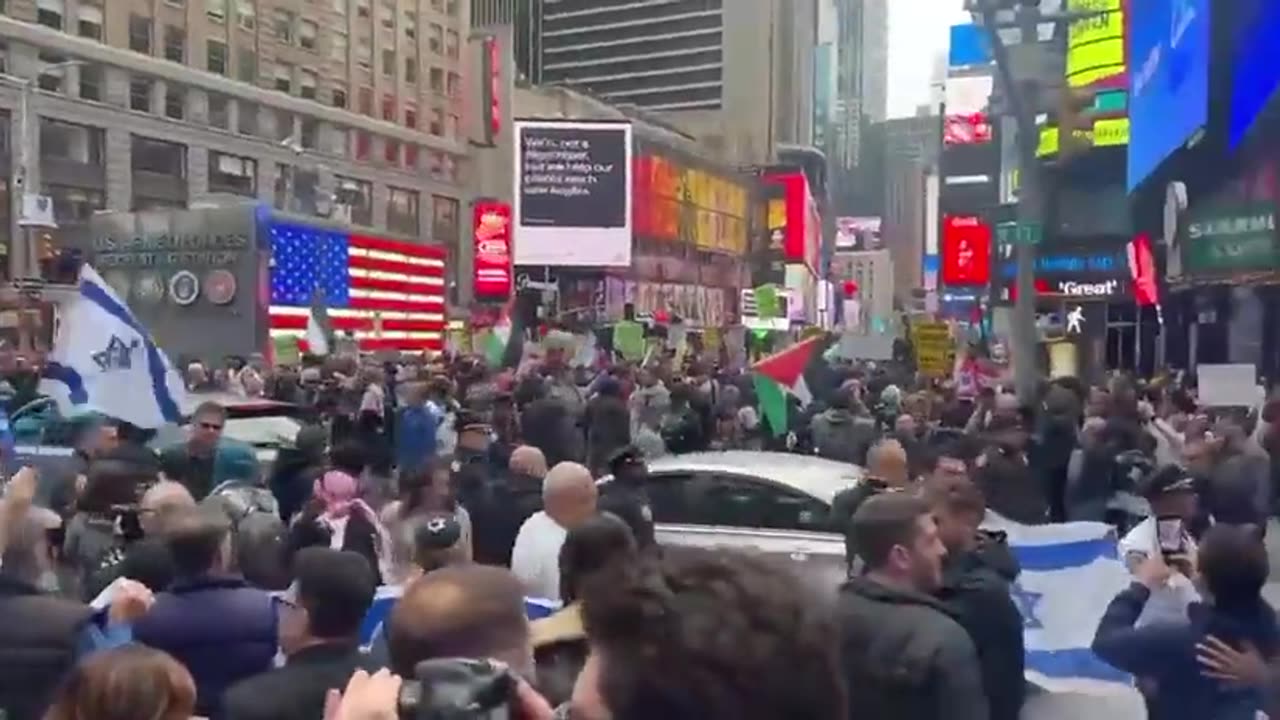 Pro-Israel and Pro-Palestine supporters have gathered at Times Square