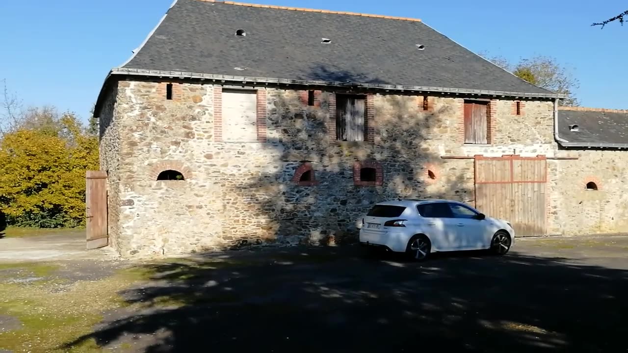 Ep 2: Walk around of derelict farm to renovate in the Mayenne region of France