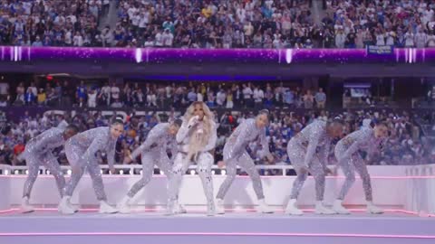 MARY & HER BOOTS MADE THE STUPID BOWL WORTH WATCHING