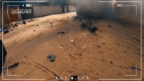 Mujahideen bravely attacking on Israeli tanks