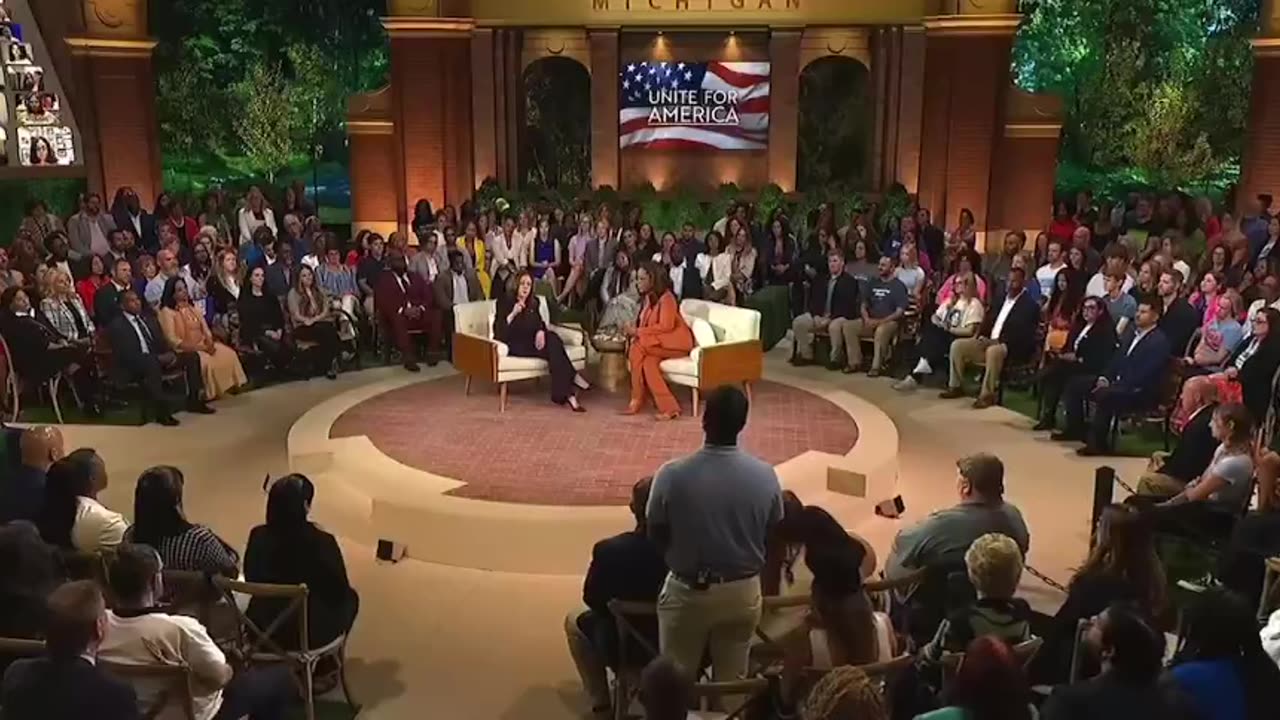 Oprah Winfrey steps in after Kamala Harris rambles for 3 minutes failing to asnwer the question.