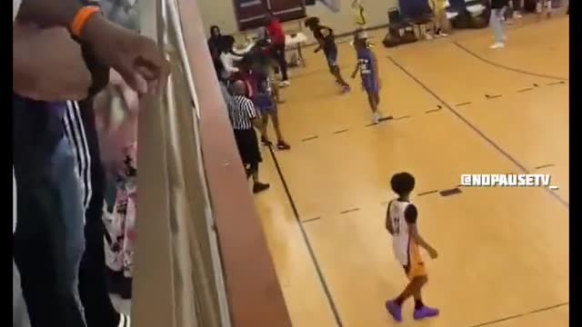 Georgia basketball players chase down, attack referee in crazy video