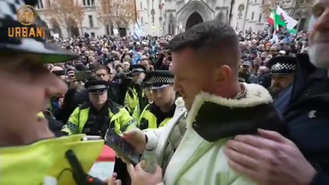 Watch Tommy Robinson's arrest today in London by Met Police 11/26/23