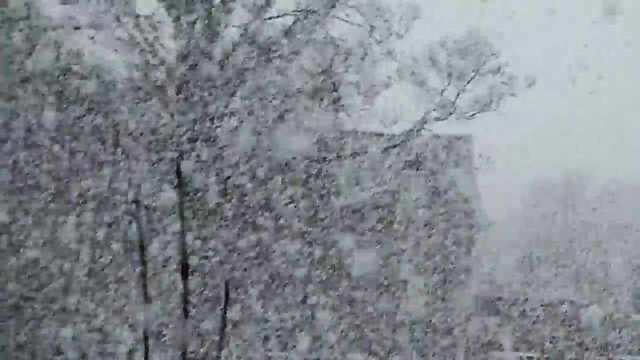 HEAVY SNOW IN MID WALES