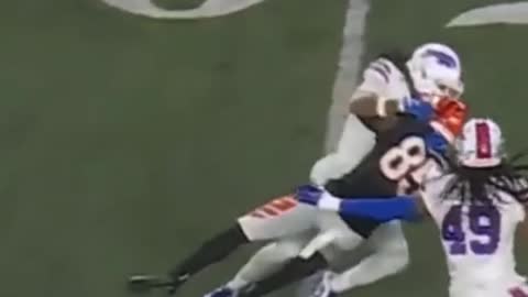 Damar Hamlin Collision - Slow Motion