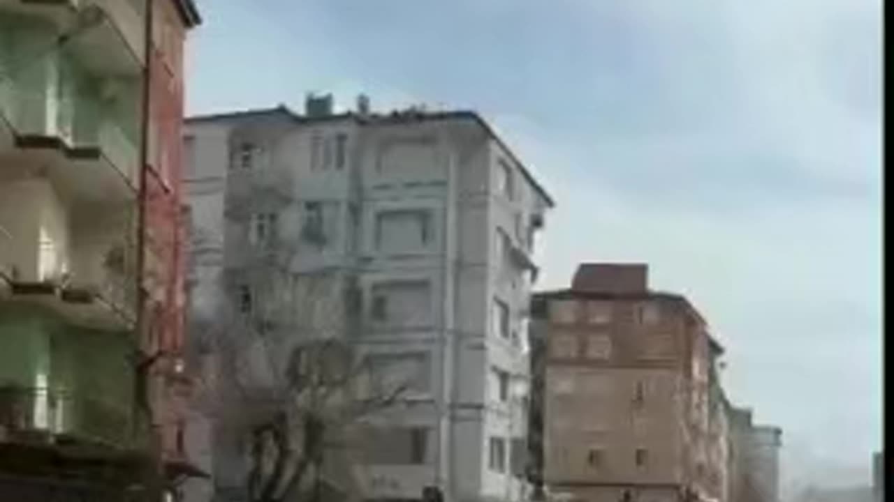 A building in Malatya collapse following the Turkey earthquake