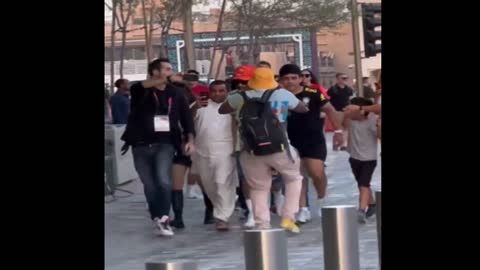 NEYMAR ANDANDO TRANQUILAMENTE EM DOHA, CATAR