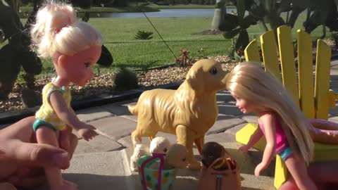 POOL ! Elsa and Anna toddlers - Barbie - boat ride - floaties - swim - water fun - splash
