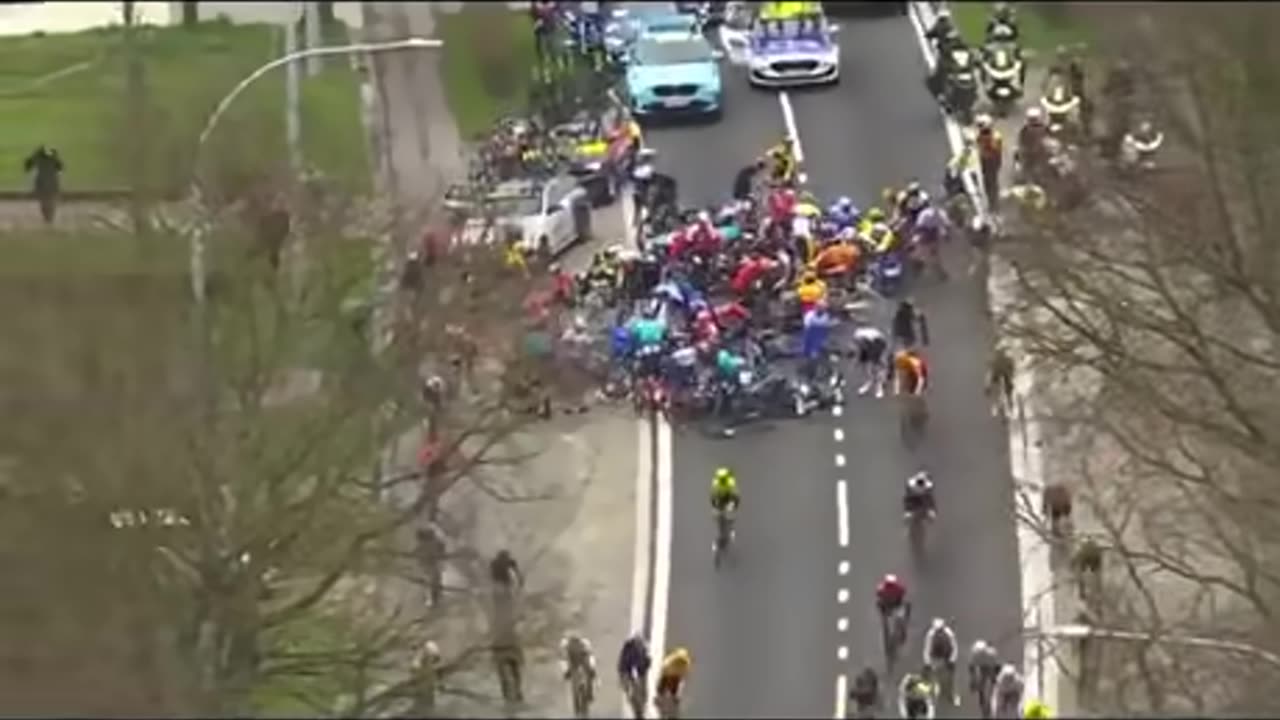 Filip Maciejuk causes a huge crash (Disqualified from Tour of Flanders)