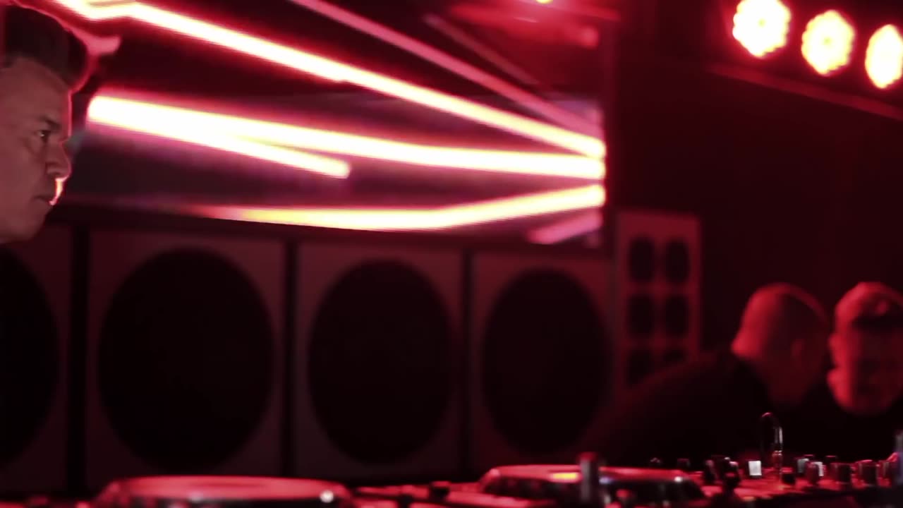 PAUL OAKENFOLD [melodic DJ set on the #budboat, Moscow -Song 2of2]