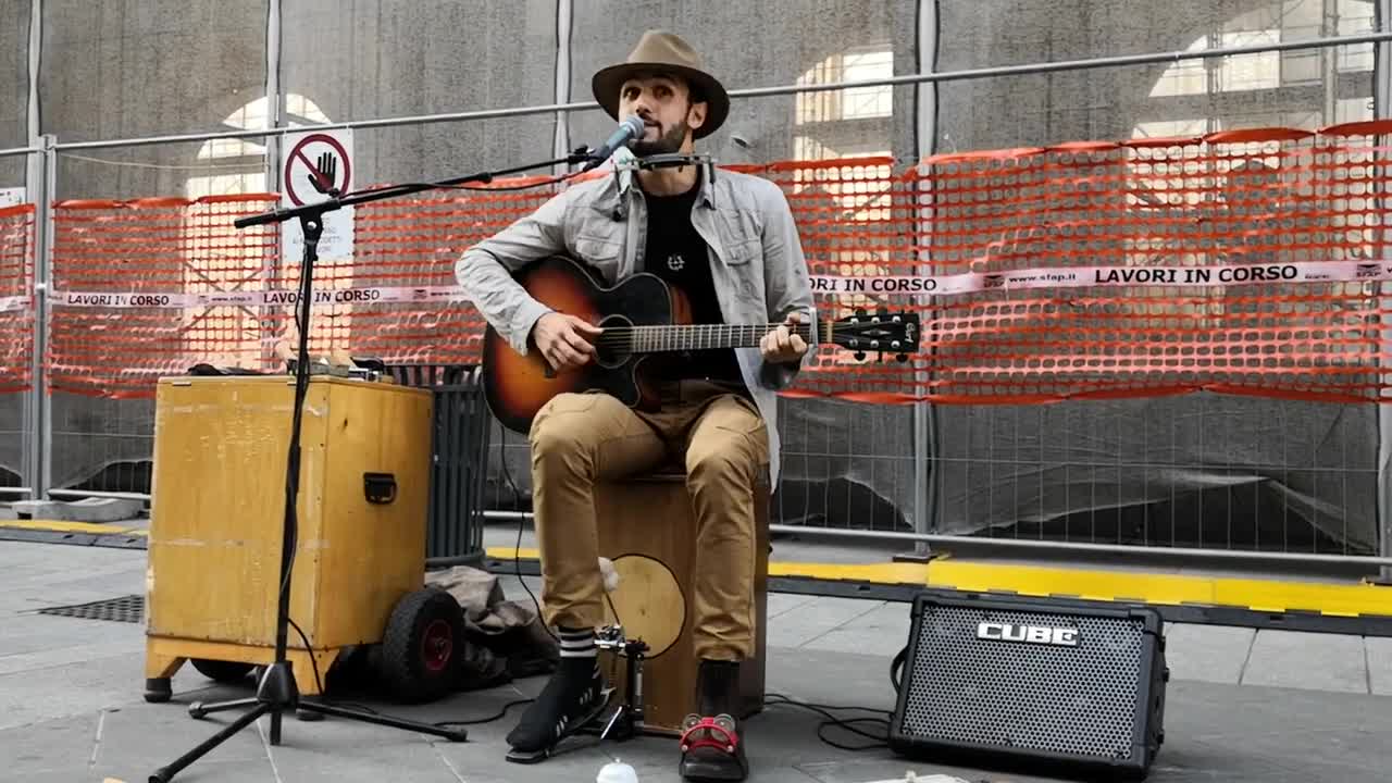 Wake me up - AVICII - Acoustic cover - ( Busker - Guitar flip )