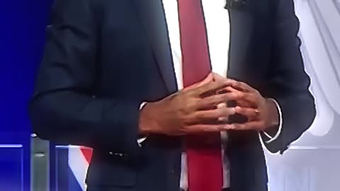 Vivek Ramaswamy DESTROYS Nikki Haley