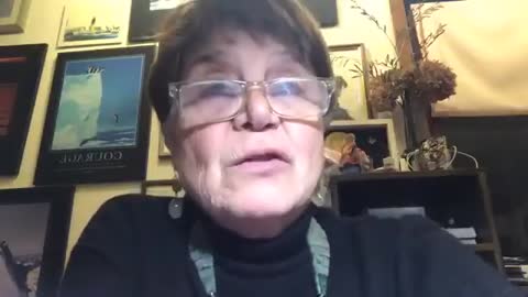 Silvana De Mari - Un insegnante deve insegnare cognitivamente non emotivamente