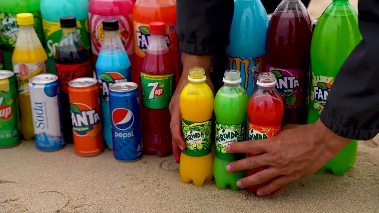 Coca Cola vs Mentos & Big Fanta, Mtn Dew, Monster, Schweppes, Sprite and Popular Sodas-13