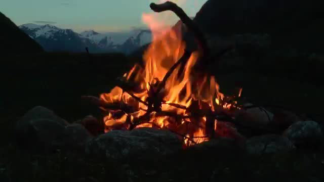 Crackling Mountain Campfire with Relaxing River, Wind and Fire Sounds