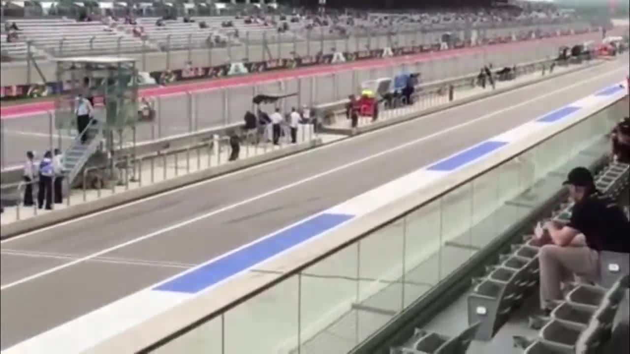 Unforgettable moments of the MotoGP 2015 - Marc Marquez Ran Without His Motorcycle