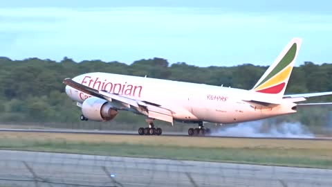 Ethiopian airlines b777-300 beautiful landing!!!