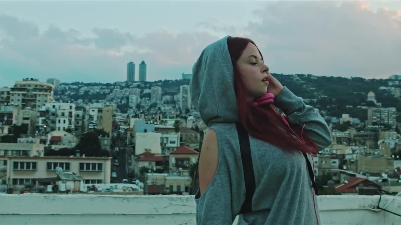 Daerya & Leo - Mermaids (Official Video)