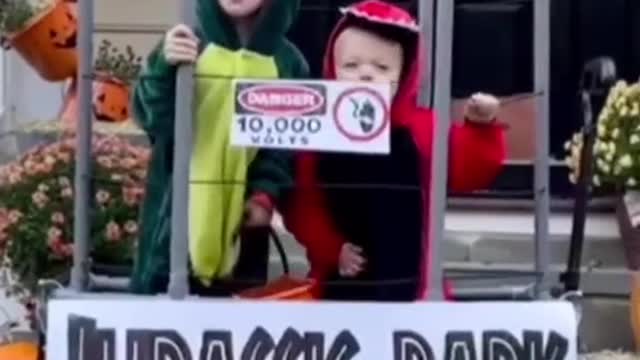 What a cute Halloween costume