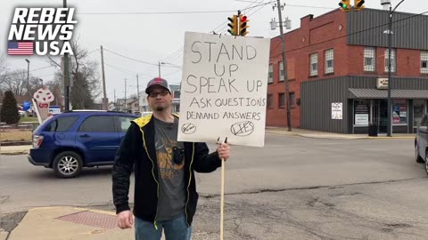 Locals in East Palestine protest the way Biden administration handled this crisis