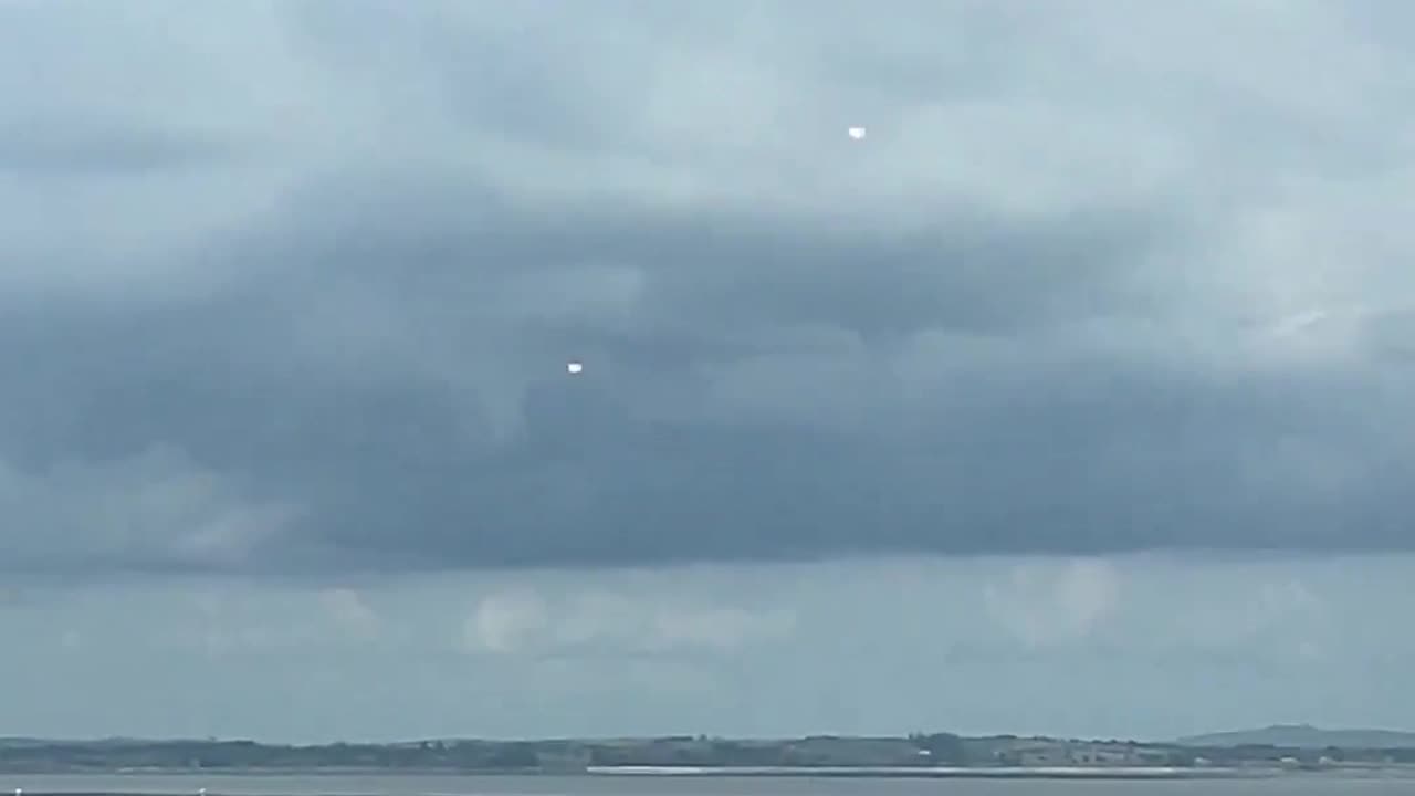 Two UFOs Hovering Over AKD Airport, New Zealand (02/12/2024)