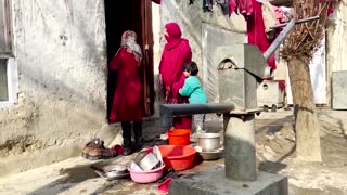 Children with pneumonia fill Kabul hospital ward