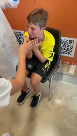 Ryanair Valencia airport forced Autistic Callum 12y to take COVID test