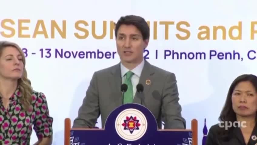 Trudeau Freezes When Asked Why He Does Not Call Out China for Genocide Against the Uyghurs