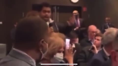 Man in audience calls out NY Times senior editor and other fake news elites