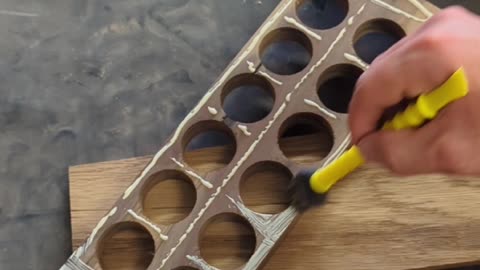 Gluing egg trays