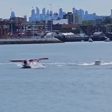 seaplane collided with a boat in Vancouver