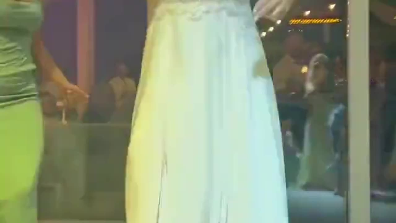 She got lit to "just want to rock" by Lil Uzi vert at her wedding