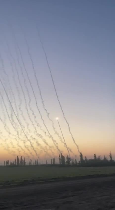 Multiple HIMARs Fire At Once