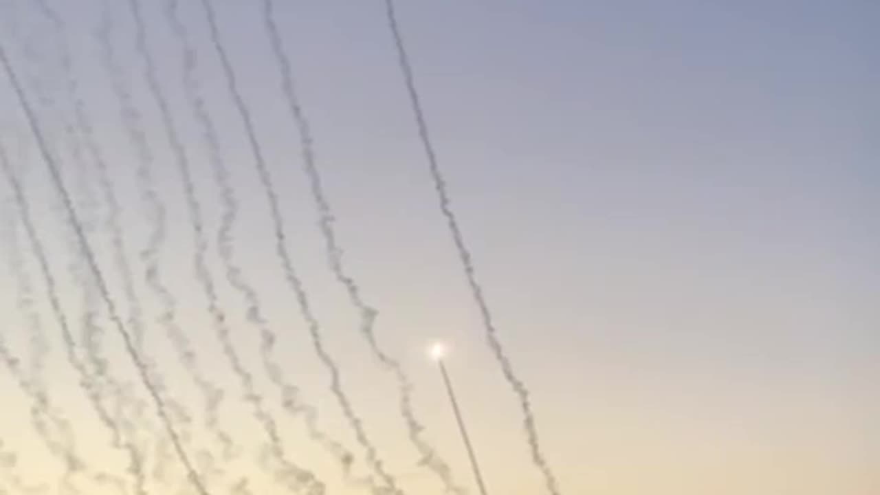 Multiple HIMARs Fire At Once
