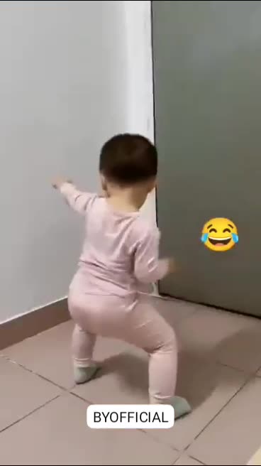 Baby dance 🙈