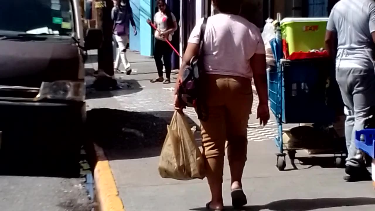 Raw footage.... Jamaicans hustling in the streets of down town Kingston Jamaica.