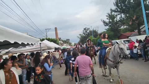 bonitas tradiciones que no se pierden combate de Flores desde silao guanajuato mexico 07_25_22