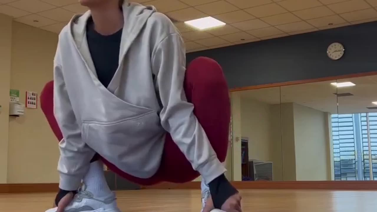 Hips Mobility 🤸🏽♀️🤸🏽♀️ Hold each stretch for 45 seconds