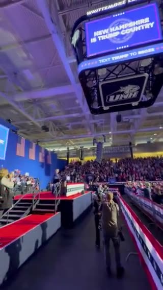 Gritos de "EUA! EUA!" por toda parte no comício de Trump em New Hampshire enquanto ele fala
