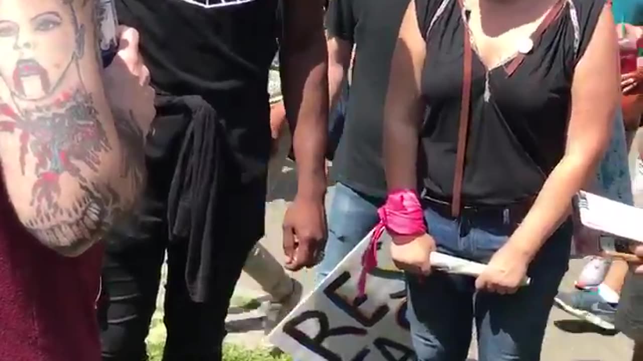 Aug 19 2017 Boston Free Speech rally 1.8 Infighting, Antifa think man is a nazi but he is actually on their side, he gets attacked