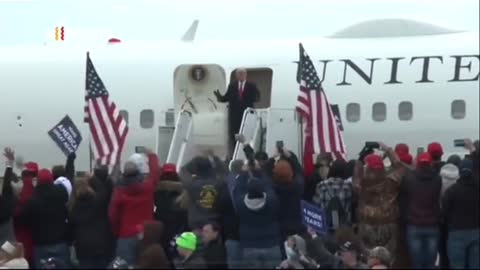 Trump Gets Warm Welcome by his"Supporters*Live