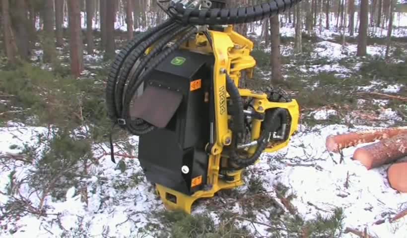 John Deere H414 harvester head