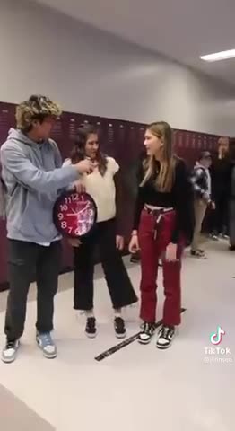 Can high school kids read a clock?